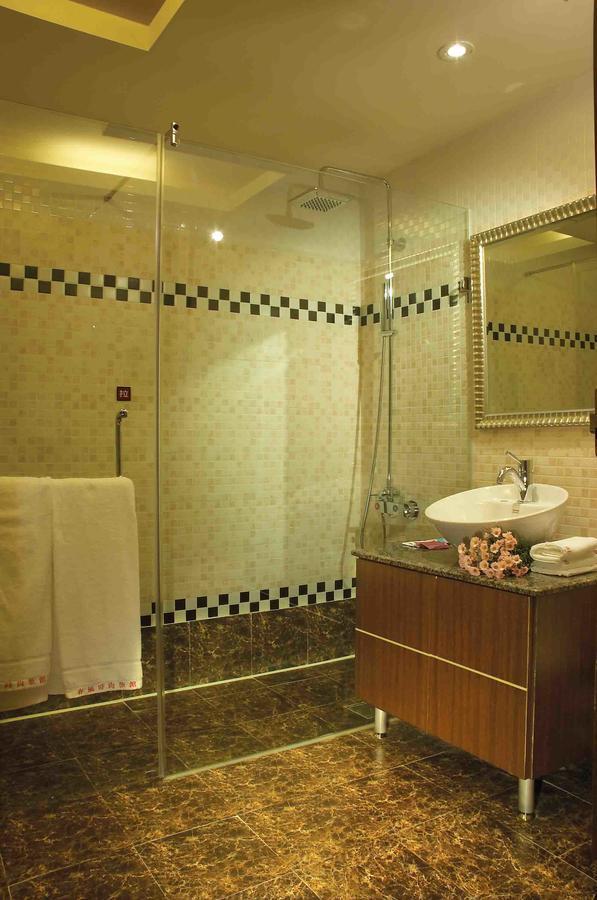 Spring Breeze Boutique Motel Kaohsiung Esterno foto